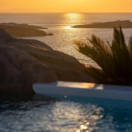 Villa Black Villa- Cave Heated Pool