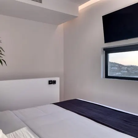 Black Villa- Cave Heated Pool